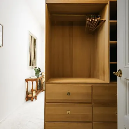 Luxury 27 - Private Wine Cellar *